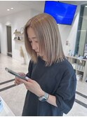 イエローベージュ