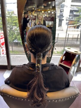グリッツ (GLITZ) タイト編みおろし ローポニーテール