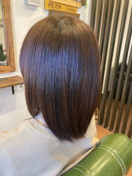 スエハウス(SUE HOUSE)の写真/再現性のある、ナチュラルなストレートが叶う縮毛矯正♪髪質を見極めた施術で、艶のある自然な仕上がりに☆