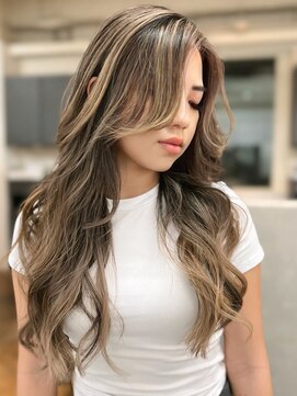 ジーレ(jiire) バレイヤージュ×レイヤーカット