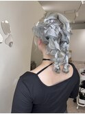 リボンを編み込んだ特別なヘアセット