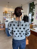 O うなじスッキリアップヘアツイン編み下ろし 結婚式二次会ドレス