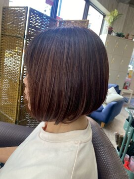 ビーチェ 小岩(Bice) 大人可愛いピンクブラウン×内巻きショートボブ/ボブディ