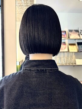 ザ スリック(THE SLICK) 艶ストレート×自然な丸みの大人ミニボブ髪質改善
