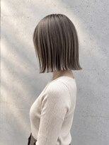 ライフ 湘南台(Life)&nbsp;外はね切りっぱなしボブ×透明感シルバーグレージュ