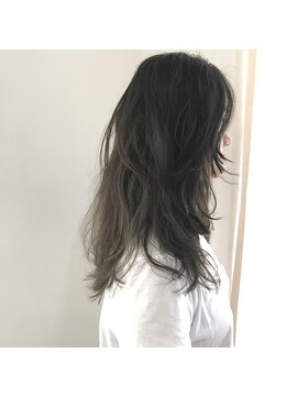 メロウ(MELLOW) ブリーチハイライト×アッシュオリーブ