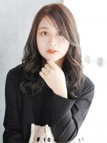 ヘアメイク ナル(hair make nalu)&nbsp;長めバングのカジュアルカールスタイル