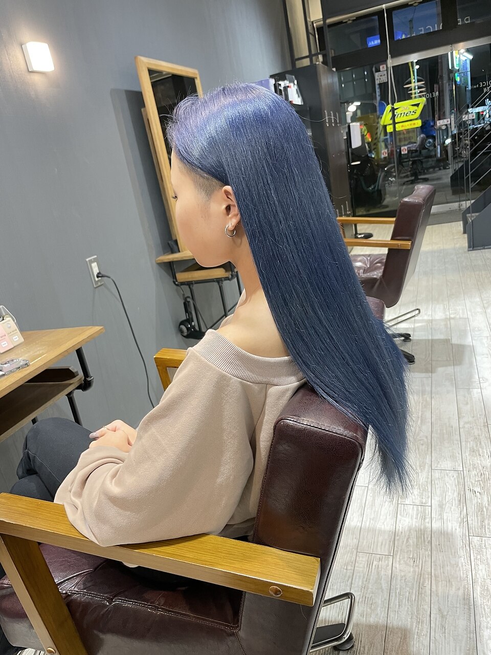 REJOICE hair EN】ディープスカイブルー 担当AKIRA：L141273790