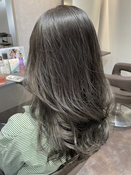 エイル 西梅田(eyl) グラデーション風 × カーキグレージュ