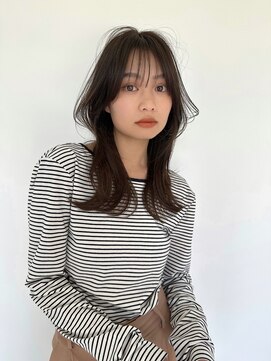 ヨロ 小岩(YOLO) レイヤーカットハイライトショートヘアイルミナカラーオージュア