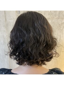 アサクラ シンキタ(ASAKURA SHINKITA) コテ巻きは風パーマ