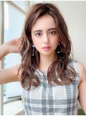 大人の抜け感あるゆるウェーブロング