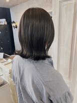 キャアリー(Caary)&nbsp;福山美容室caary 切りっぱなしミディイルミナカラーグレージュ