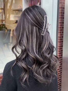アンドバイモードケイズ (and by MODE K's)の写真/限りなくダメージの少ないエフェクトブリーチを使ってムラのない綺麗なハイトーンカラーをご提供します！！