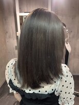 サンエンヘアー(lll_en hair) シルバーグレージュ