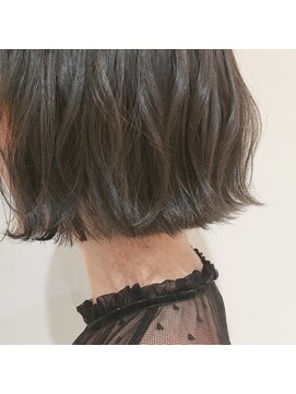 ラフ(laugh) ミニボブ と グレー