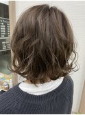 柔らかベージュ