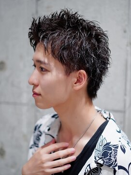 ライラ(Lyla) サイドツーブロック　ザクザクスパイキーショート