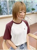 顔まわりレイヤー ボブ 外ハネボブ ミルクティーベージュ