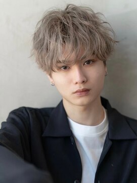 イオ 本厚木(io) 無造作マッシュハイトーンメンズカット刈り上げ