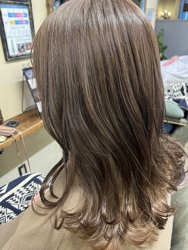 ベレッタ 枚方店(veretta.) 透明感抜群 ベージュcolor 山本綾香/レイヤーカット/抜け感