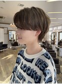 イケメン女子マッシュショートのハイトーンカラー