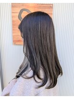 ソル 千葉(Sol)&nbsp;ホワイトグレージュインナーカラーイヤリングカラー