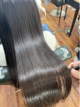 シエル ヘアーメイクアップ(CieL hair make up)の写真/髪の芯からうるおって、まとまる。厳選トリートメントで叶える美髪ケア