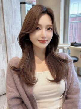 エインアンリー 明治神宮前(AIN.ANLY.) ふんわりミディアムシースルーバング大人かわいいレイヤー