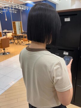 ユニ バイ マグ 長野店(Uni.by Mag) 大人かわいいぱつっとタッセルボブ韓国ブルーブラック