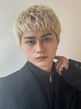 アリエッタ(aRietta) ハイトーンブロンド×束感ベリーショート