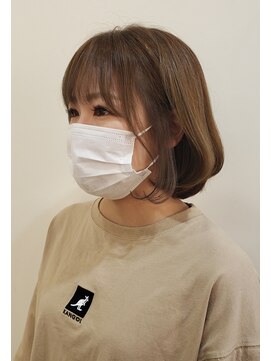 キキヘアメイク(kiki hair make) アッシュベージュ×ワンカールボブ×インナーカラー