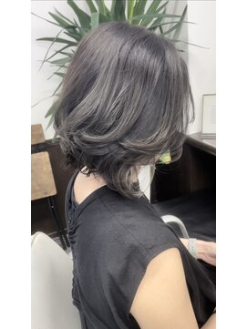 ムーブ(Moob) 落ち着きがありながらも透明感のある髪色【別府】