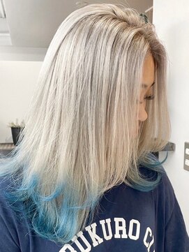 ウィコ 新宿(WICO) ホワイトブルー［新宿駅/大人ガーリー/ダブルカラー]