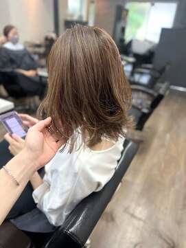 ヴィフ 大船(VIF) ハイライトカラー白髪ぼかし脱白髪染めレイヤーカットくびれヘア