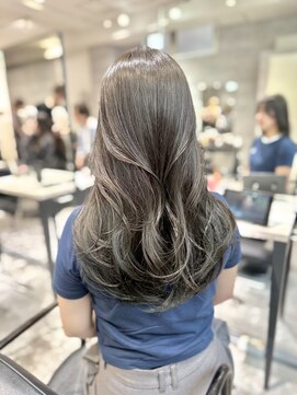 アンダーバーホワイト(_WHITE) オリーブグレージュ　レイヤーカット