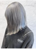 艶髪切りっぱなしボブ　ハイトーンシルバー&ブルーインナー