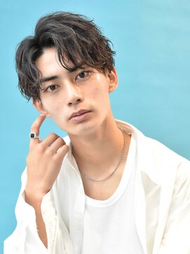 オーシャントーキョー 渋谷(OCEAN TOKYO) ナチュラルマッシュセンターパートツーブロック刈り上げ韓国ヘア