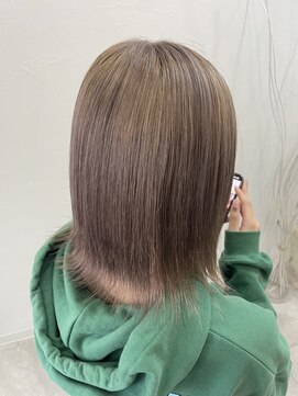 ラビス クローバー(Lovis clover) 魅力倍増カール/セミディ/シアーカラー/ショートヘア/姫カット