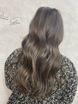 オン(On)&nbsp;グレージュカラー