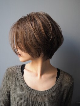 リタへアーズ(RITA Hairs)の写真/毛先まで柔らかな質感と女性らしい雰囲気を演出するショートスタイル。伸びても綺麗なフォルムが続くのも◎