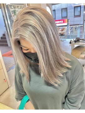 クレア 下北沢(CREA) ホワイトベージュボブ