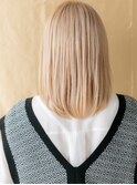 ぱっつん前髪ホワイトブロンドミディアムレイヤーX志木20代30代