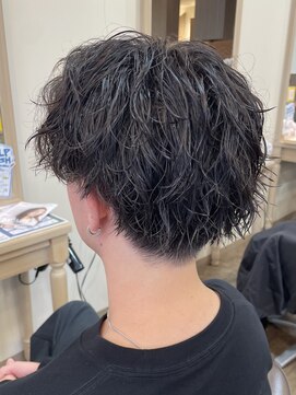 アルターリール(aL ter Rire) フェザーパーマ/サーフカール/刈り上げセンターパート/中村郁未