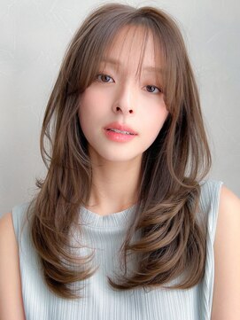 アグノス 青山(Agnos) 大人ガーリー似合わせミディアムレイヤーカットダークアッシュ