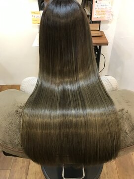 ルッカランス 経堂店(Lucca Lance) 美髪矯正/うねりを整える艶仕上げ/40代/経堂/メテオ