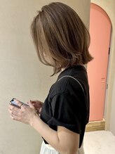 ヒビヲ 天神警固(HIBIO) 切りっぱなしボブレイヤーボブダブルカラーハイライトグレージュ