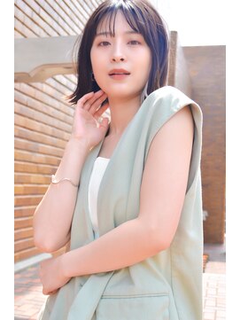 シック 浦和(CHIC) 顔周りレイヤーと青髪な結べるボブ　C