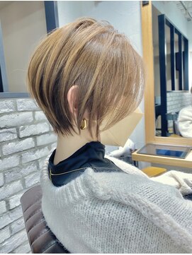 バンプ ギンザ(BUMP GINZA) 30代/40代/50代・絶壁解消・小顔前下がりショートボブ【中村】