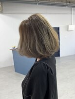 チーク(CHiiK)&nbsp;グレージュ×レイヤーボブ